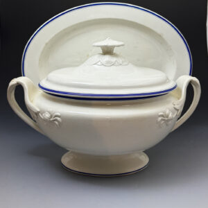 Massive Wedgwood pearlware tureen with cover and base circa 1800